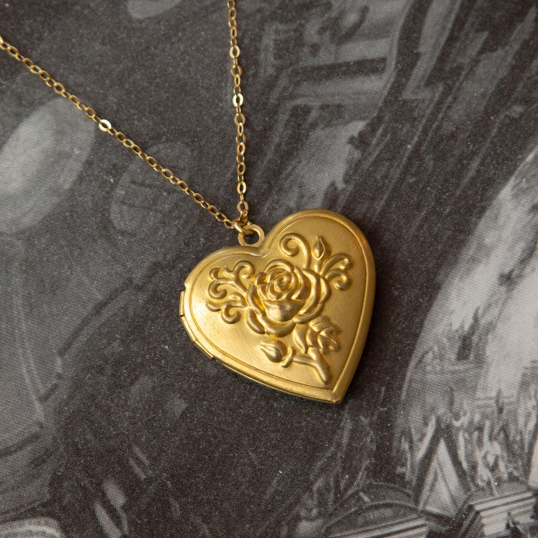 Vintage Rose Heart Locket Necklace – Kindred Objects