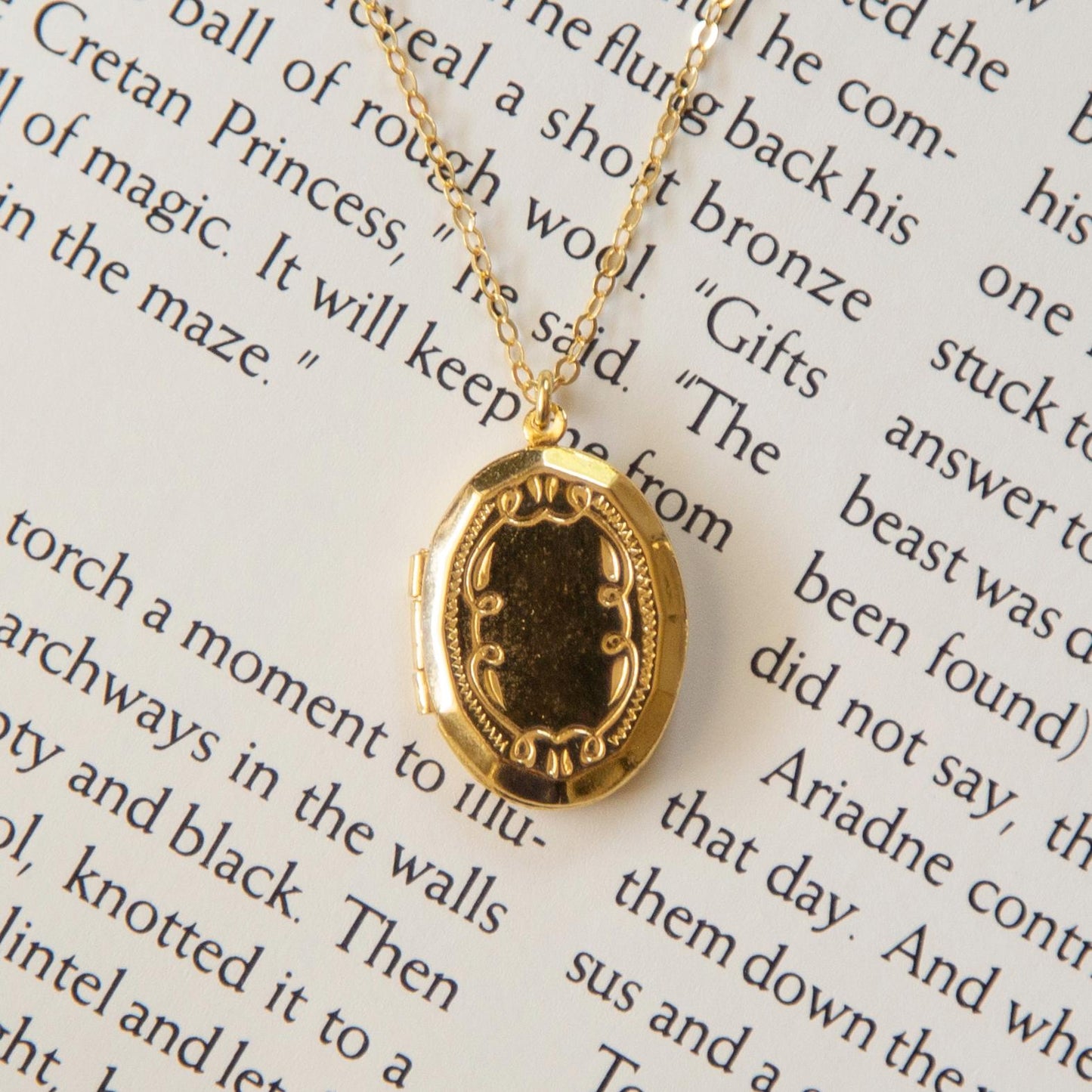 Vintage Gold Oval Locket Necklace