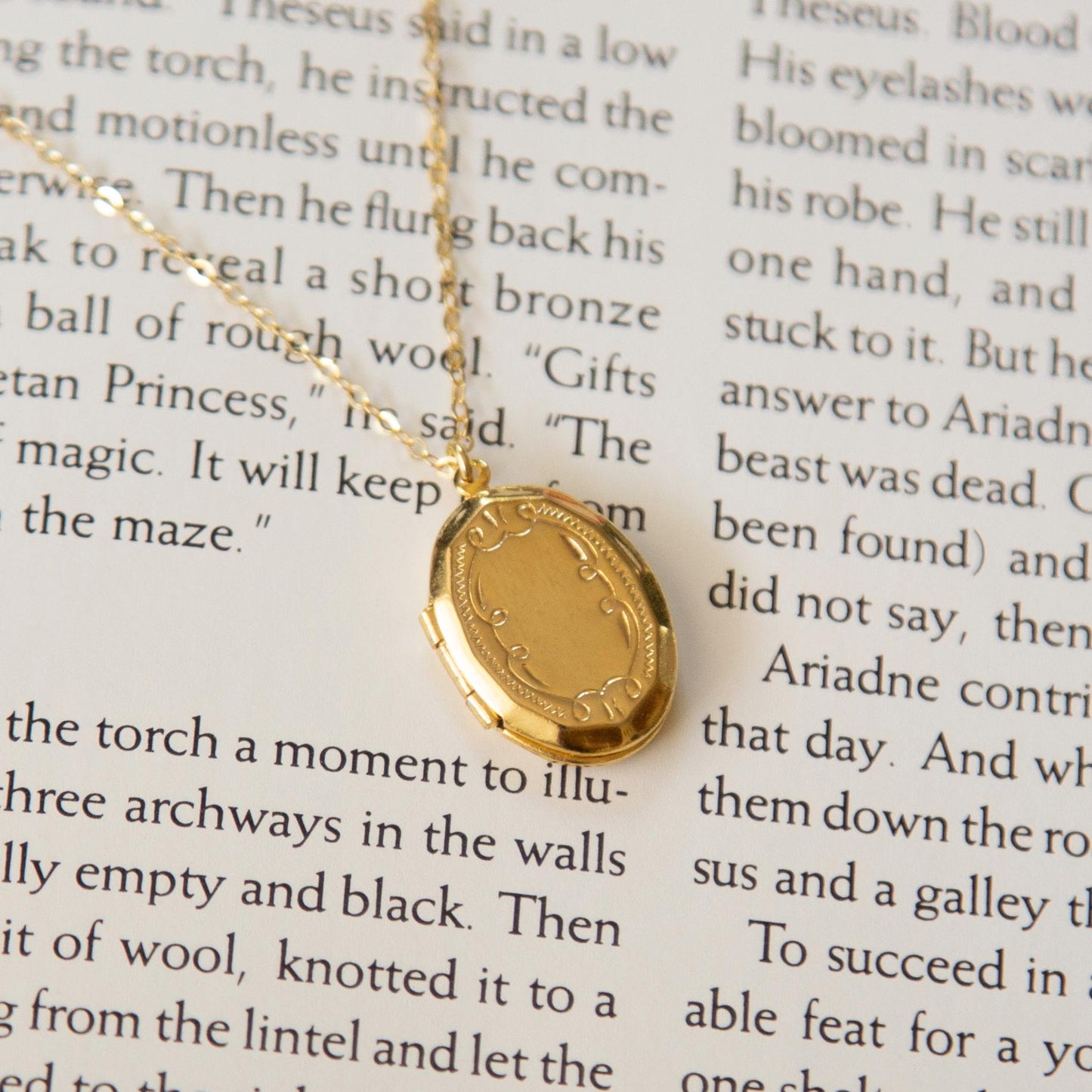 Vintage Gold Oval Locket Necklace