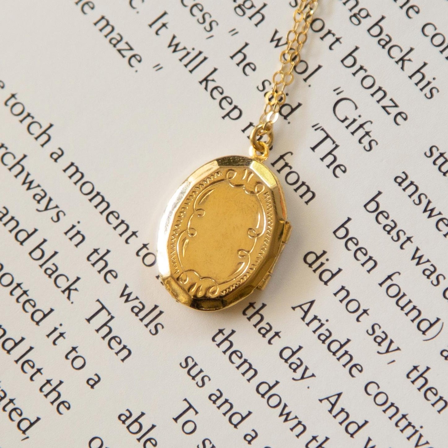 Vintage Gold Oval Locket Necklace