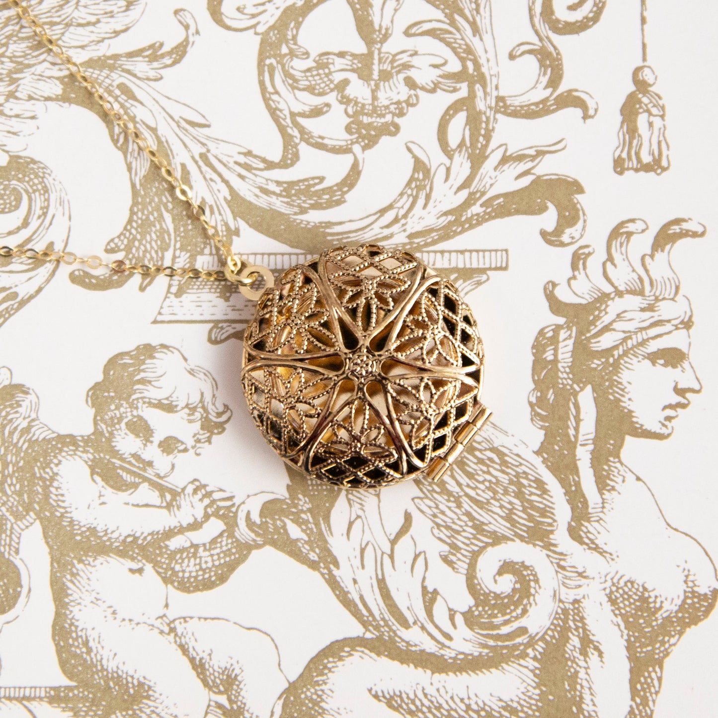 Vintage Round Filigree Locket Necklace