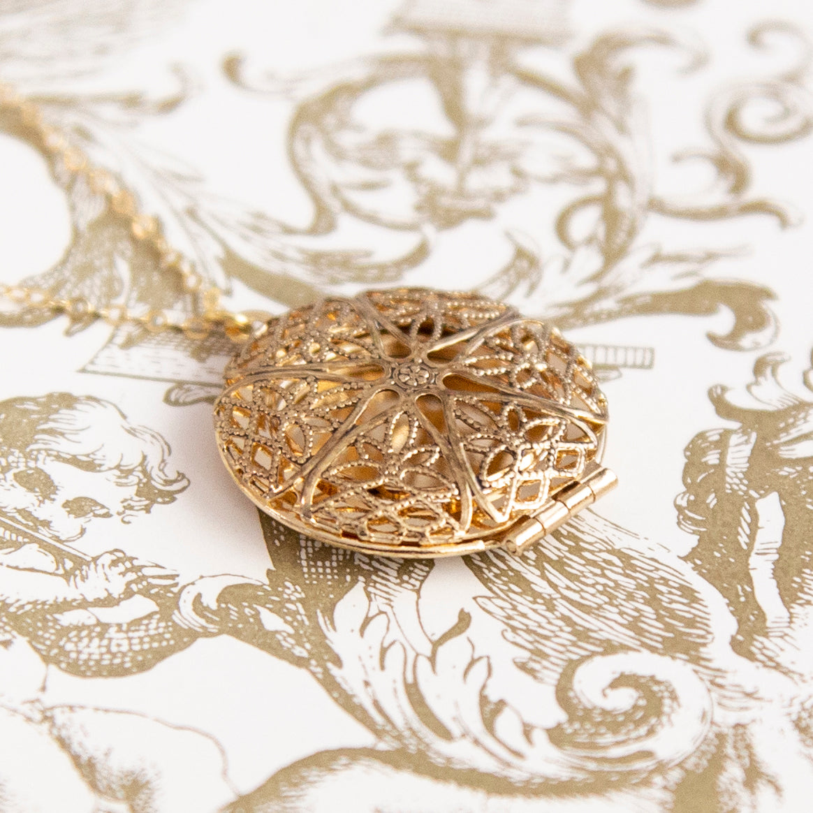 Vintage Round Filigree Locket Necklace