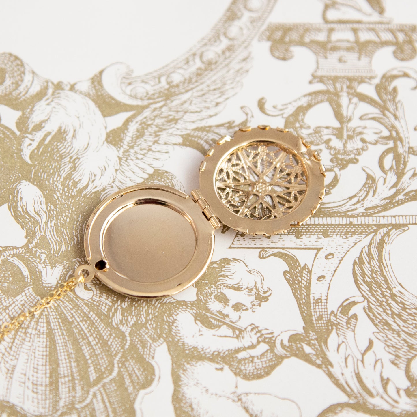 Vintage Round Filigree Locket Necklace