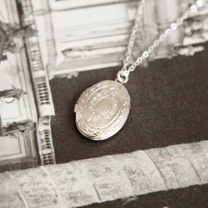 Vintage Silver Medium Oval Locket Necklace