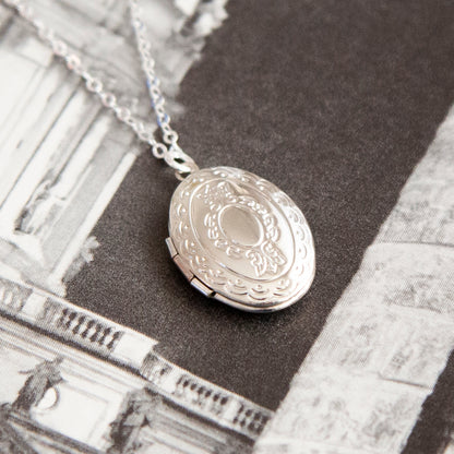Vintage Silver Medium Oval Locket Necklace