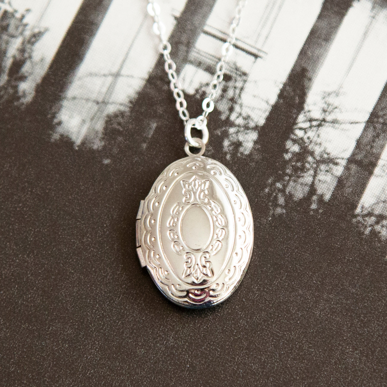 Vintage Silver Medium Oval Locket Necklace