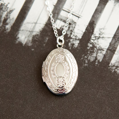 Vintage Silver Medium Oval Locket Necklace