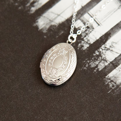 Vintage Silver Medium Oval Locket Necklace