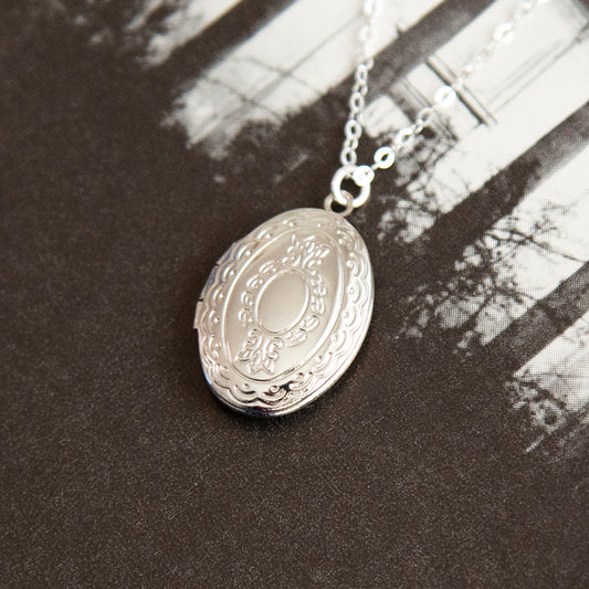 Vintage Silver Medium Oval Locket Necklace
