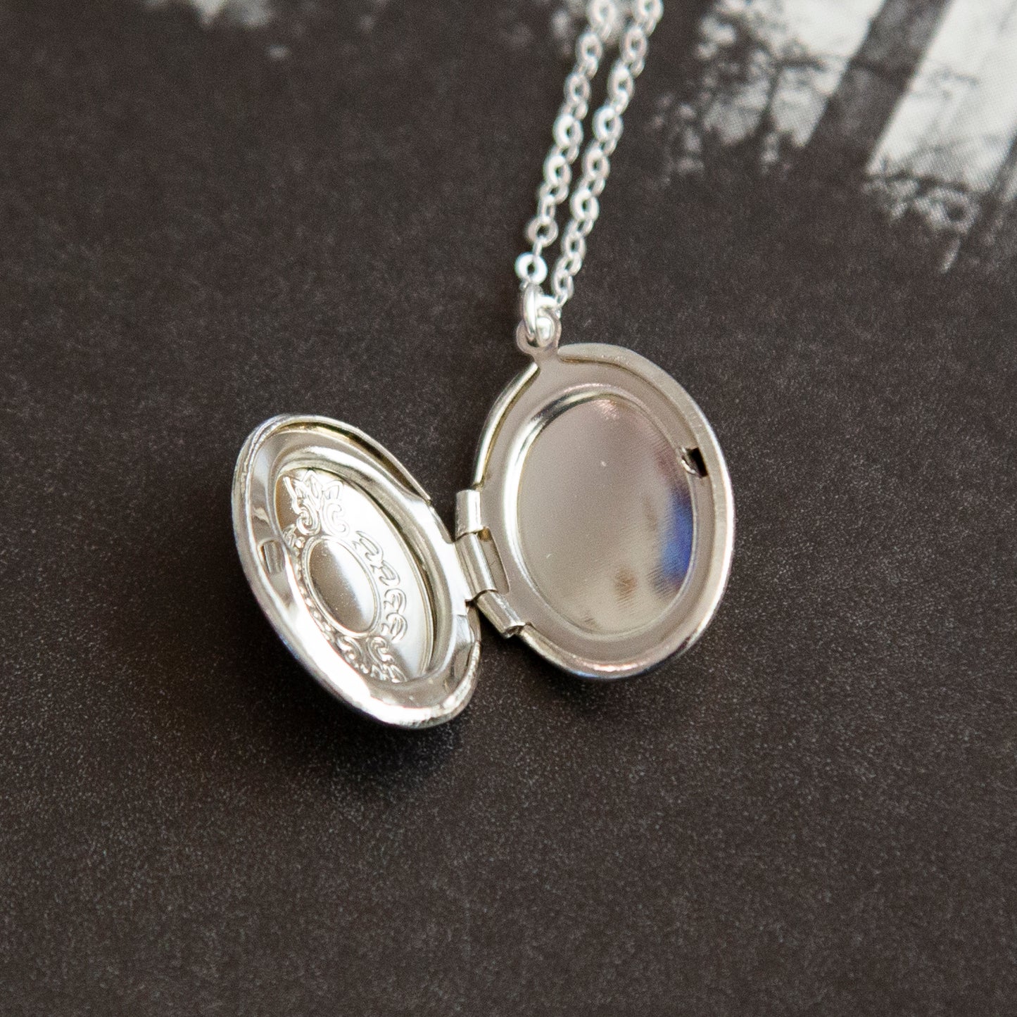 Vintage Silver Medium Oval Locket Necklace