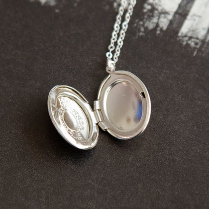 Vintage Silver Medium Oval Locket Necklace