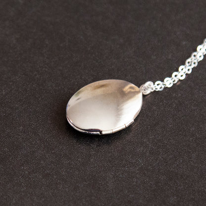 Vintage Silver Medium Oval Locket Necklace