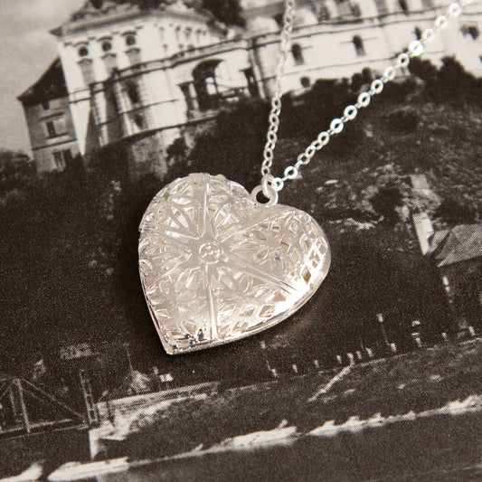 Vintage Silver Filigree Heart Locket Necklace