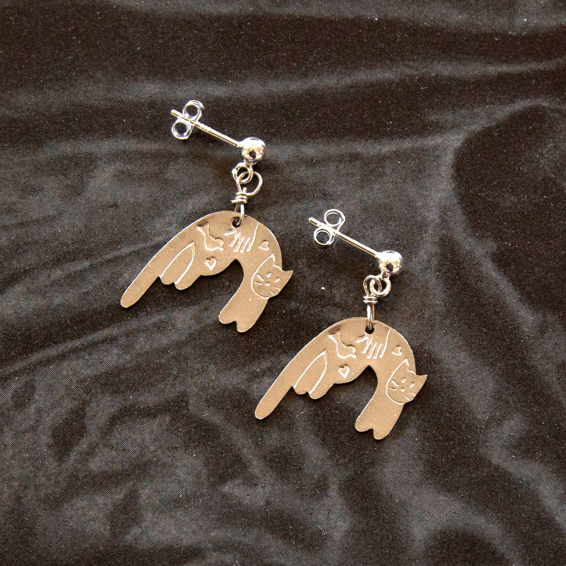 Vintage Small Cat Charm Earrings (Silver)