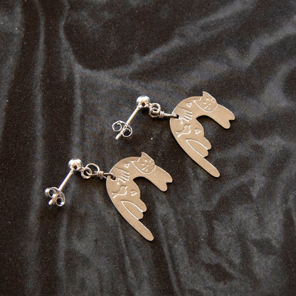 Vintage Small Cat Charm Earrings (Silver)