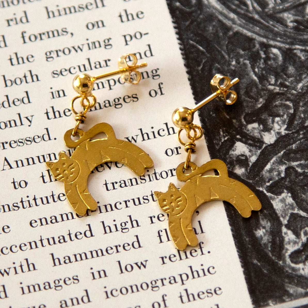 Vintage Small Cat Charm Earrings (Gold)