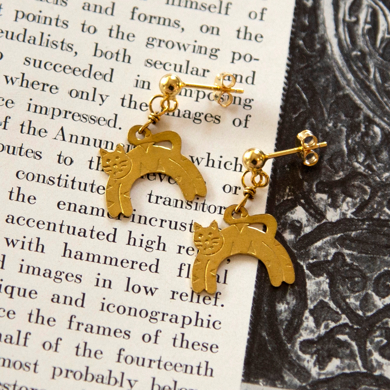 Vintage Small Cat Charm Earrings (Gold)