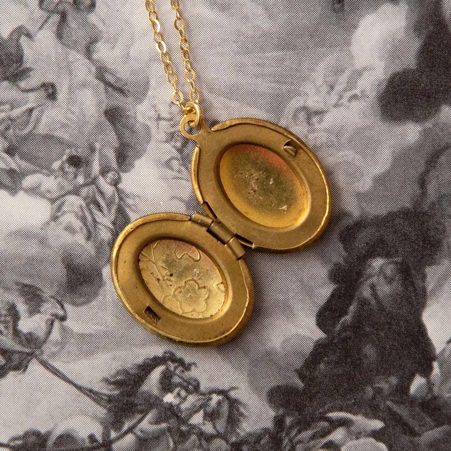 Vintage Oval Locket Necklace - Floral