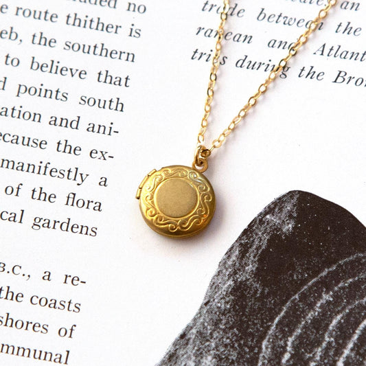 Vintage Mini Simple Round Locket Necklace