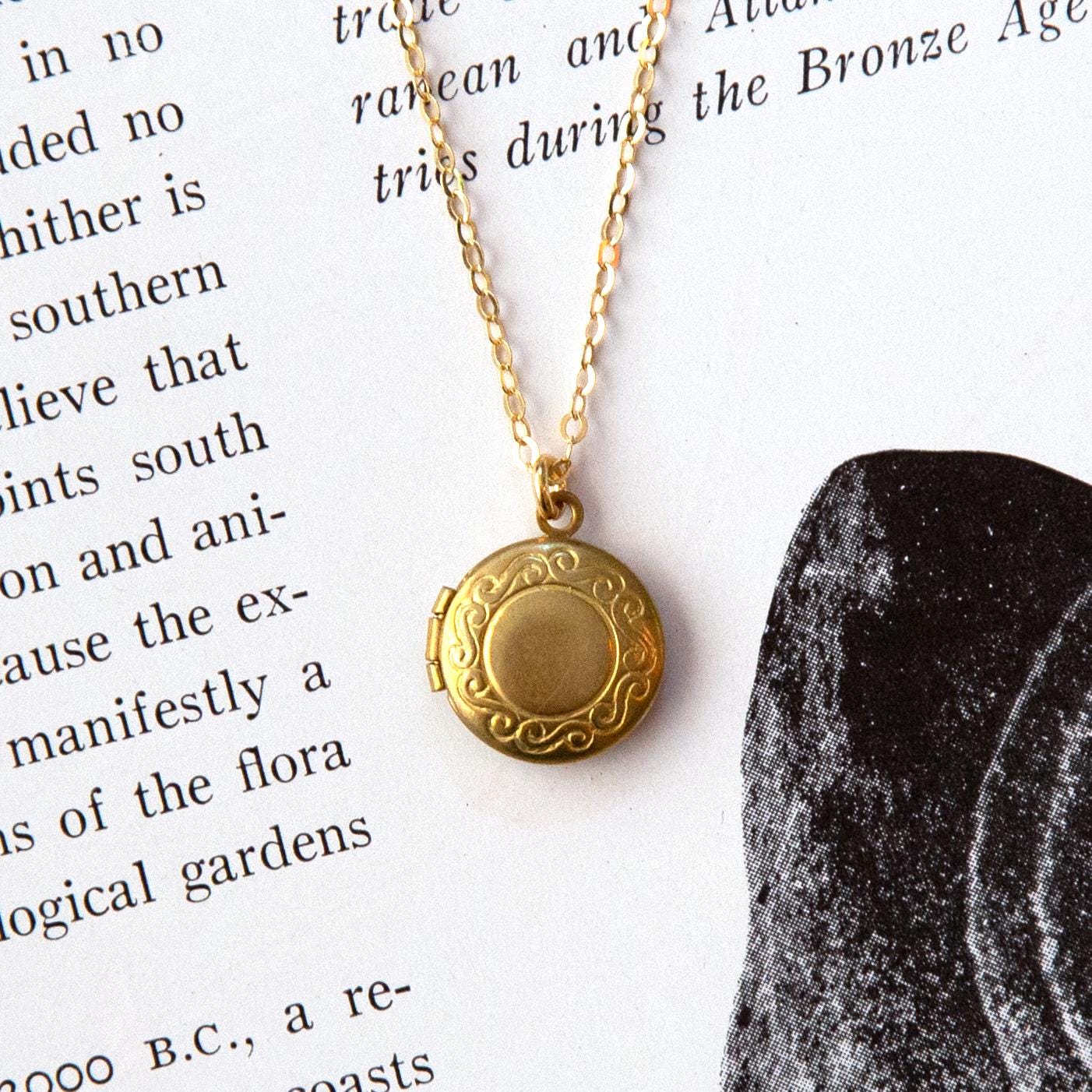 Vintage Mini Simple Round Locket Necklace