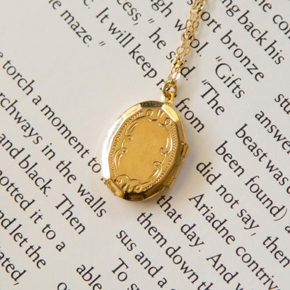 Vintage Gold Oval Locket Necklace
